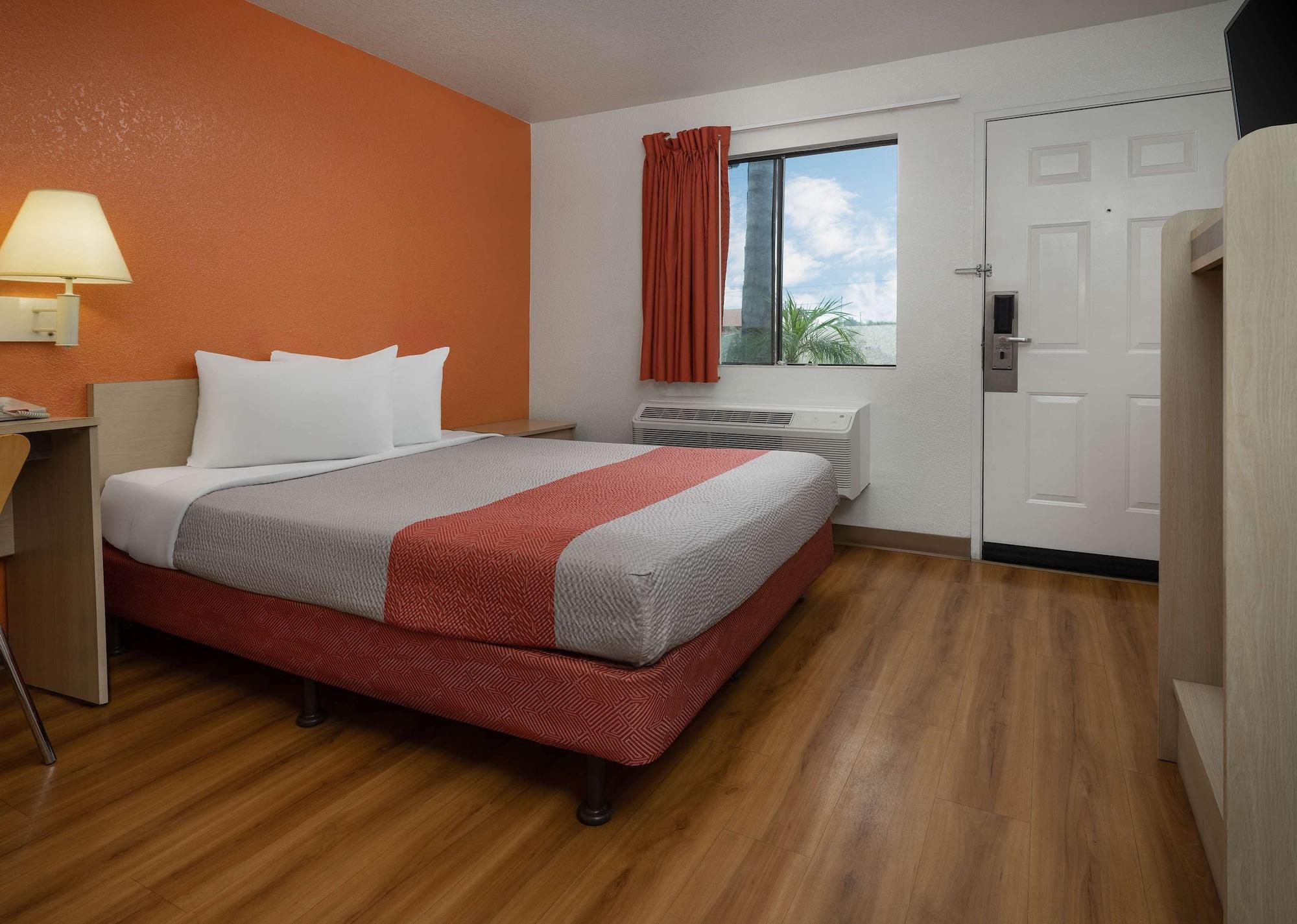 Motel 6-Buena Park, Ca - Knotts Berry Farm - Disneyland Exterior photo